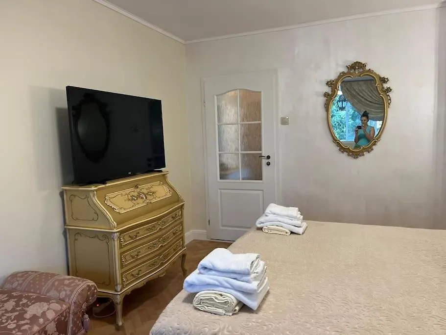 Ellie Soe Apartment Free Parking 5 Min To Metro Sofia