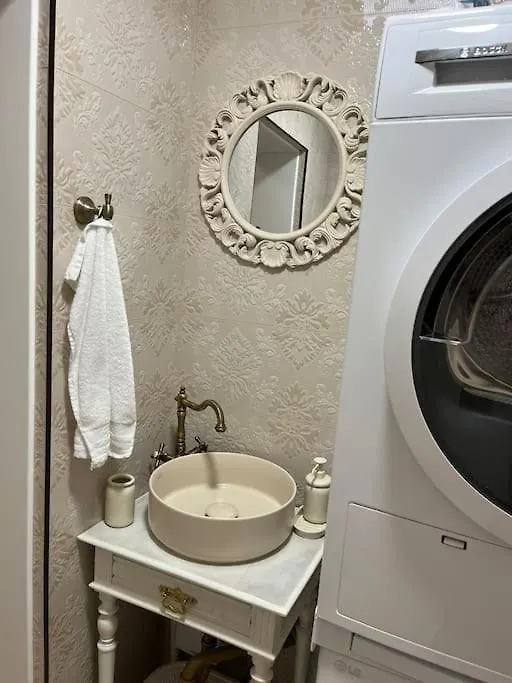 Ellie Soe Apartment Free Parking 5 Min To Metro Sofia